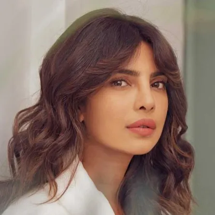 مكياج البشرة الحنطية للاجتماعات الافتراضية من بريانكا شوبرا