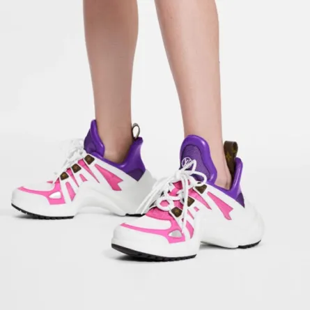 أحدث صيحات الأحذية الرياضية لصيف 2021