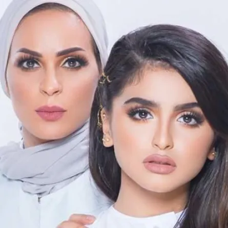 شاهد.. منى السابر تفاجئ ابنتها حلا الترك في عيد ميلادها رغم الخلافات