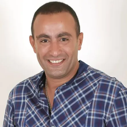 أحمد السقا يخرج عن صمته ويرد على هجوم مها أحمد عليه