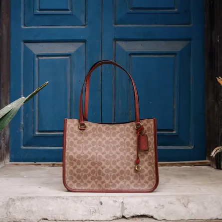 كوتش تحاكي ذوق المرأة السعودية