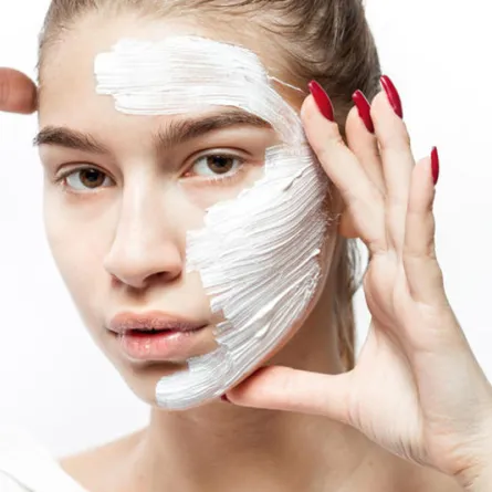 ماسك النشا والحليب وزيت الزيتون