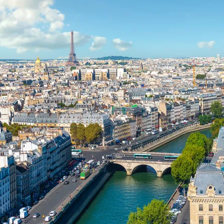 بعد إلغاء الحظر... باريس تتنفس الصعداء مجدداً