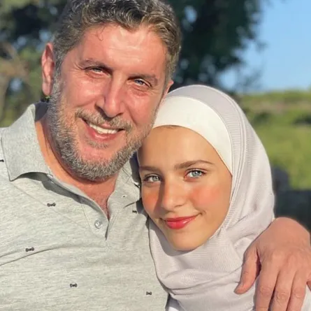 بالصور .. ابنة الفنان محمد قنوع تخطف الأنظار بجمالها