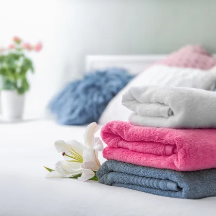 الطريقة الصحيحة لتنظيف المناشف المتسخة