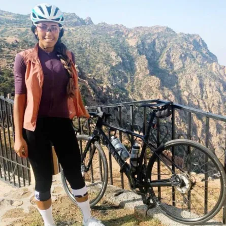 أحلام الزيد تحصل على لقب سيدات الدراجات