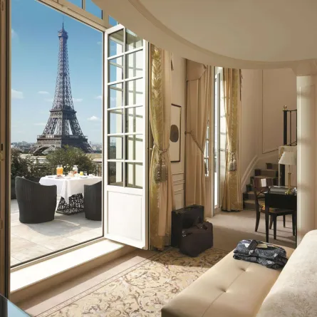 فنادق فخمة في باريس بجوار برج ايفل