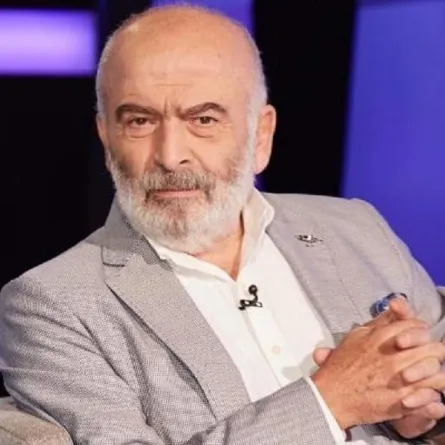 كيف انتهى خلاف سلوم حداد ومنتج مسلسل المنصة؟ 