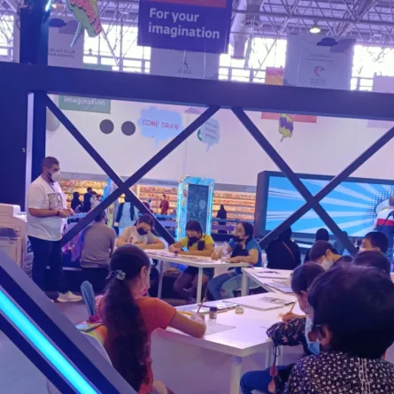 في "الشارقة القرائي للطفل 12" الأطفال يقرأون ملامح الوجوه 