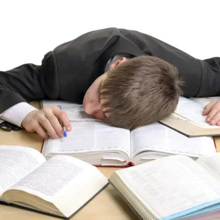 أفضل 10 طرق للمساعدة على الدراسة قبل الامتحان