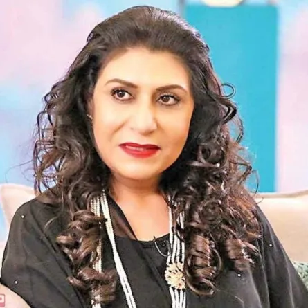 «موجب» تعيد هيفاء عادل إلى المسرح من جديد