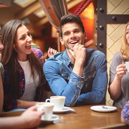 كيفية تعميق علاقات الشباب بطرق صحيحة