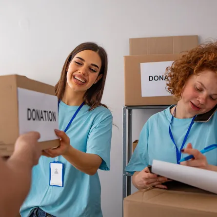 كن إيجابياً .. المبادرات المجتمعية الشابة طوق نجاة 