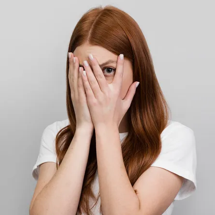 كيف تتغلبين على خجلك