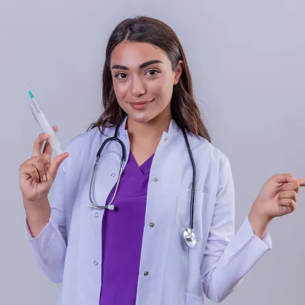 حقيقة الجلطات الدموية بعد تلقي لقاح أسترازينيكا وإمكانية تعديله