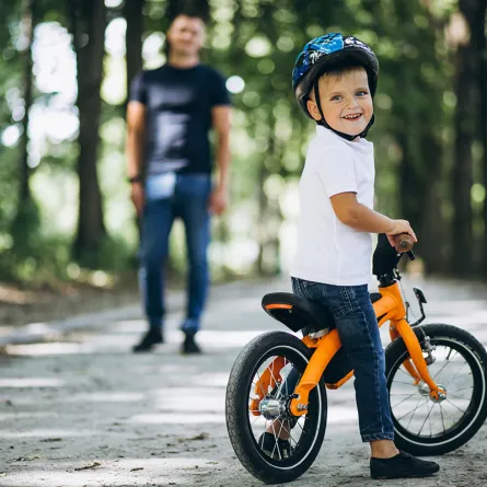 في اليوم العالمي للدراجات الهوائية  متى وكيف أعلم طفلي ركوب الدراجة؟