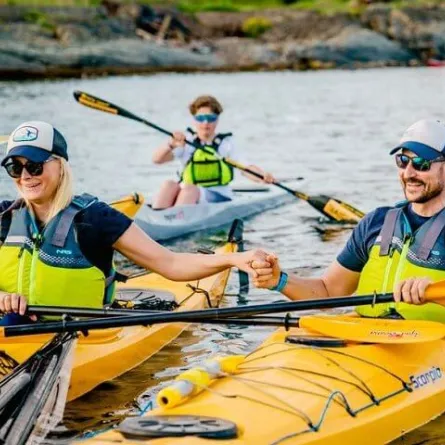 الأمير هاكون والأميرة ميت ماريت يستمتعان برحلة على متن قارب في أوسلو فيورد