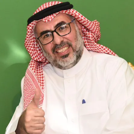 مؤيد ابن الدكتور عمر الجاسر لـ"سيدتي": والدي بخير.. وهو تحت الملاحظة الطبية 