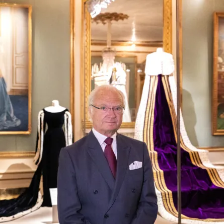 ملك السويد يحتفل بإرث جدته في معرض ملكي جديد