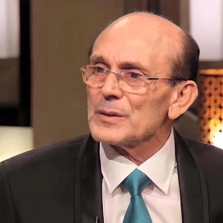 محمد صبحي يجري الاستعدادات النهائية لمسرحيته الاستعراضية ويستعد لعمل درامي جديد