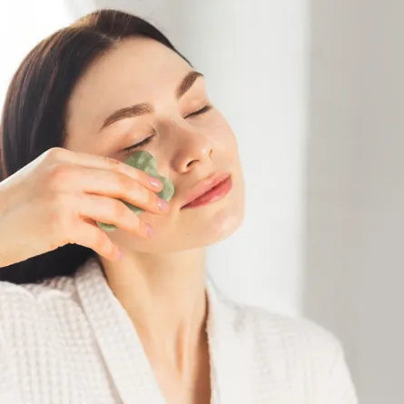 Gua Sha   الـ«غوا شا» لتدليك وشد البشرة