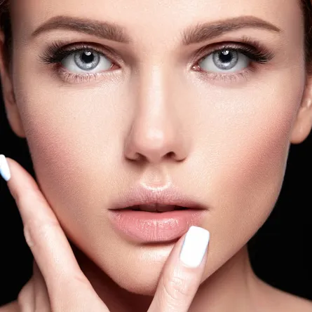 هل كريمات العين تخلصك فعلاً من الهالات السوداء؟