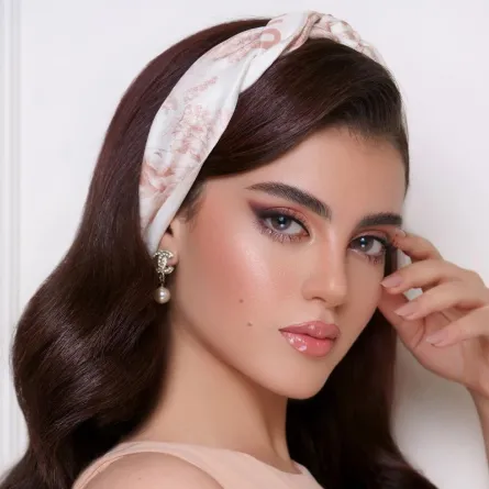 تسريحات ناعمة لأخت العروس من مصففة الشعر السعودية عقيلة الجبر