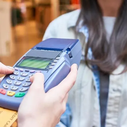 نصائح أساسية عند استخدام البطاقات الائتمانية أثناء السفر