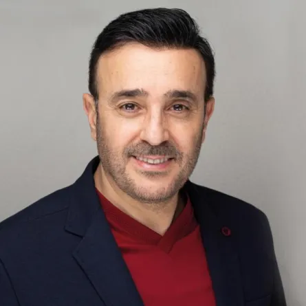 صابر الرباعي ينشر صوره برفقة ابنه ويهنئه لهذا السبب