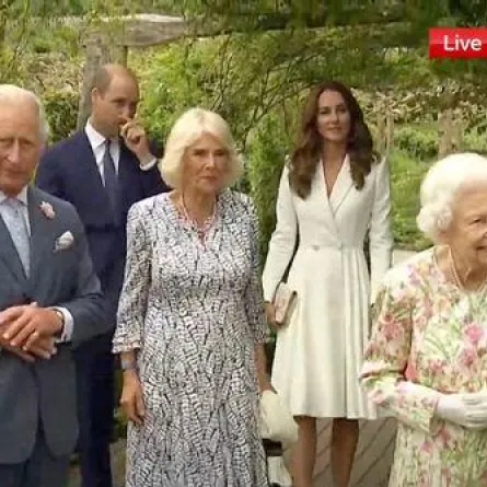 كبار أفراد العائلة المالكة البريطانية يلتقون معًا في استقبال قمة مجموعة G7