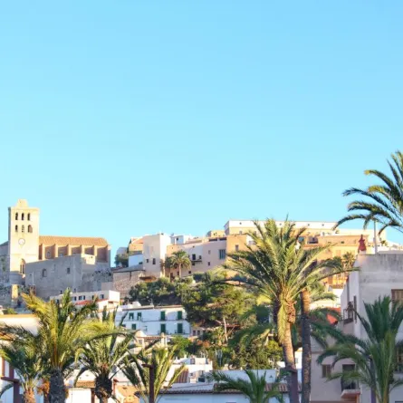 رحلة سياحية صيفيّة إلى إيبيزا   