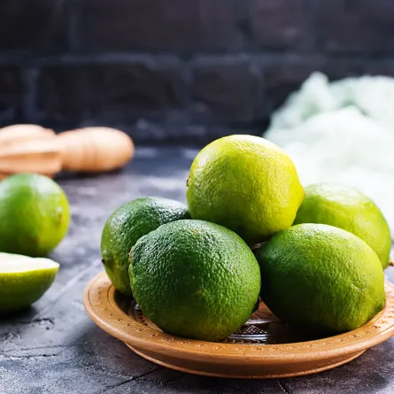 فوائد الليمون الأخضر للنساء لا تقدّر بثمن