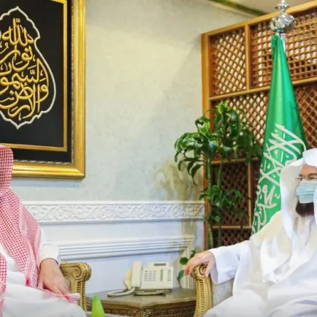 بالصور تدشين أول مصحف مرئي لصلاتي التراويح والتهجد