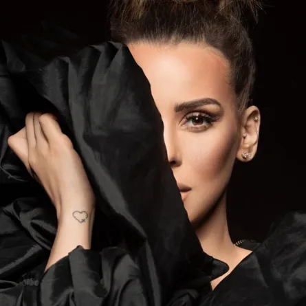 وفاة والد إيمان العاصي بعد صراع مع المرض