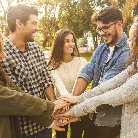 طرق بناء علاقات إنسانية ناجحة مع الآخرين