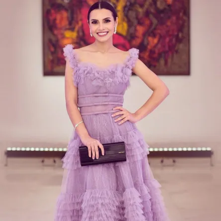 فساتين خطوبة من وحي النجمات العربيات