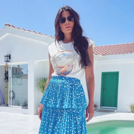 أجمل إطلالات العنود بدر بالتنورة