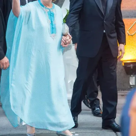  هيلاري كلينتون تفخر بالقفطان المغربي