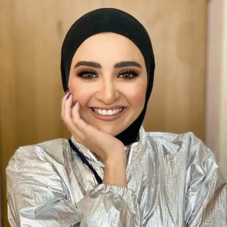 هلا رشدي تطلق «افتحوا كتب التاريخ.. مصر تستطيع»