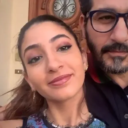 شاهد: أحمد حلمي يرقص مع ابنته «لي لي» بطريقة مرحة