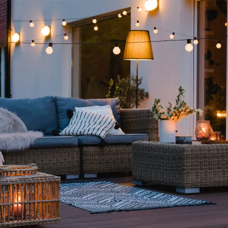 أفكار إضاءة الحديقة الخارجية