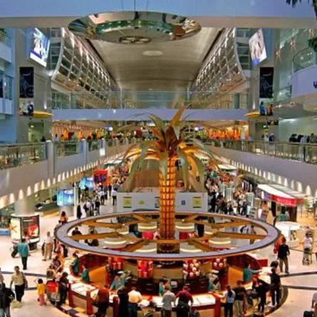 إعادة فتح مبنى 1 في مطار دبي بعد 15 شهرًا من الإغلاق