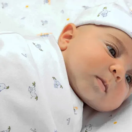 الطرق الصحيحة لتقميط الرضيع