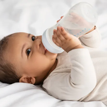 فوائد شرب الماء للرضيع..وأضراره