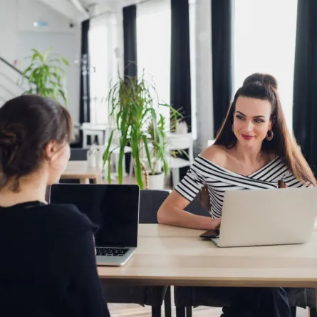 نصائح عمليّة للنجاح في مقابلة العمل