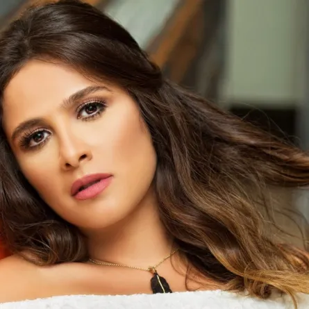 شقيق ياسمين عبد العزيز ينصحها بإغلاق باب "المهاترات"