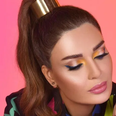 رسمات مكياج لتسريحات الشعر المرفوع