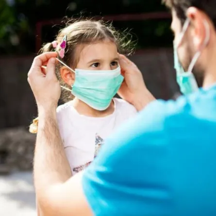 مدينة الملك سعود الطبية تقدم نصائح لارتداء الكمامة براحةٍ صيفاً