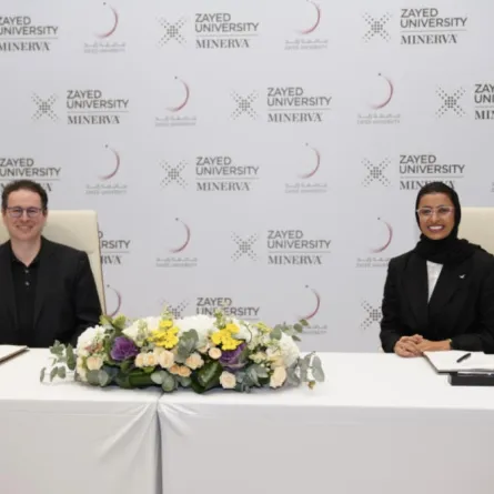 جامعة زايد ومشروع "مينيرفا" يعقدان شراكة لتأسيس أول برنامج بكالوريوس متداخل المناهج في الشرق الأوسط
