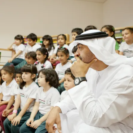 بمناسبة جائزة محمد بن زايد لأفضل معلم .. أفكار لمساعدة الأطفال على تكريمهم